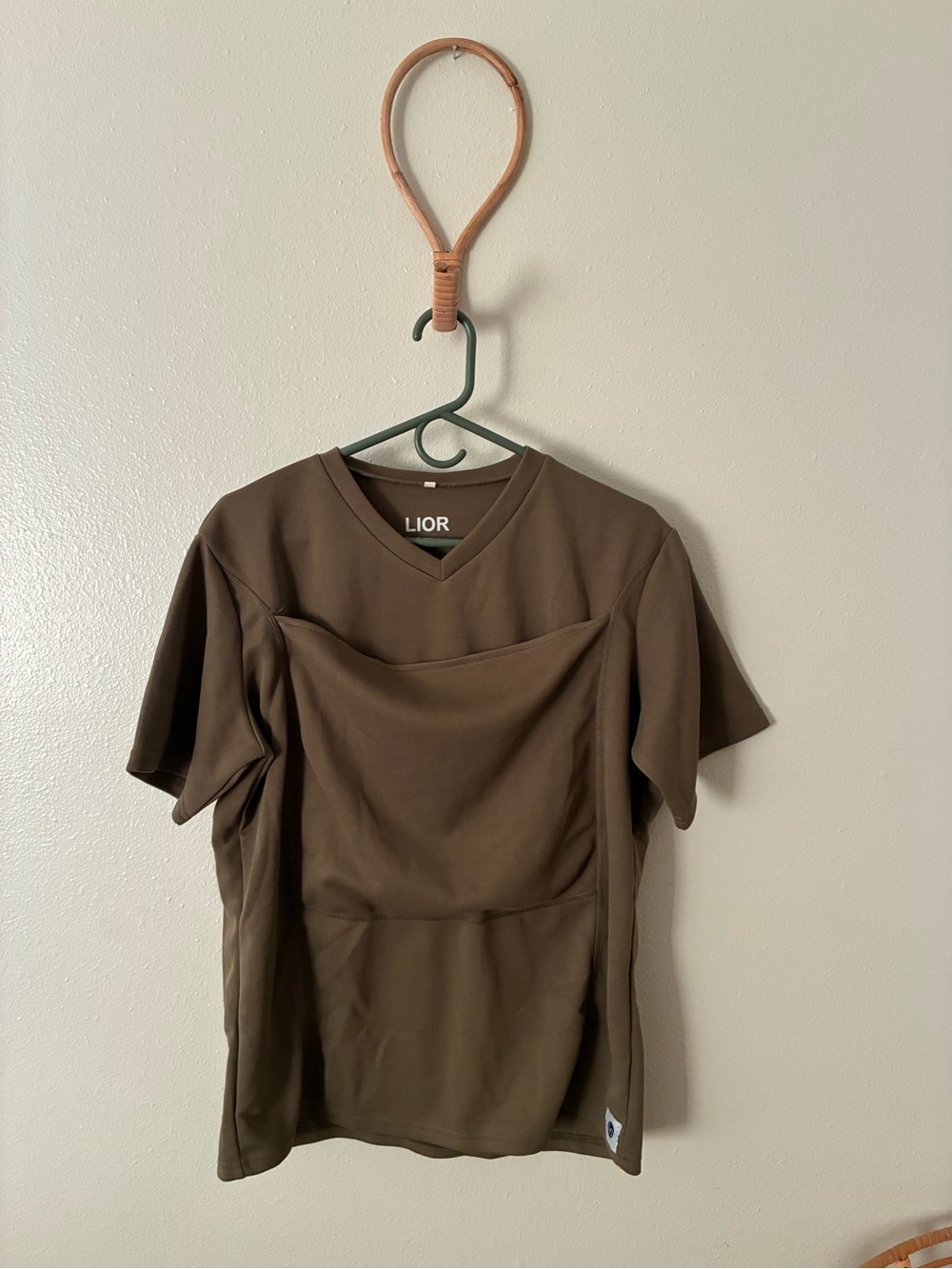 LIOR Kangaroo Pocket Babywearing T-Shirt